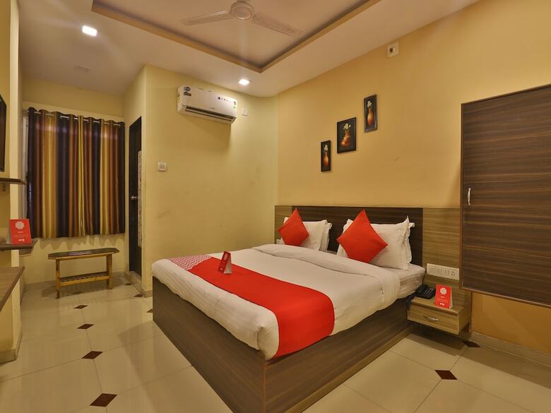 Oyo 11867 Hotel Nilkanth Inn