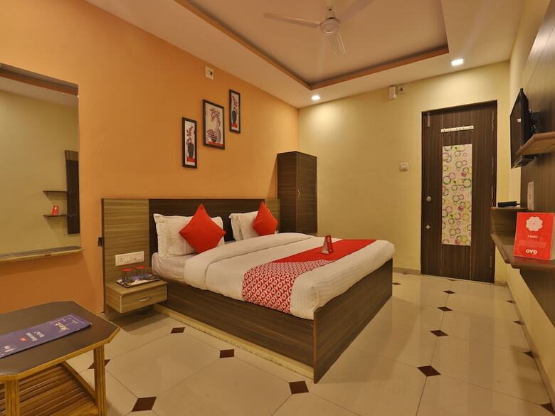 Oyo 11867 Hotel Nilkanth Inn