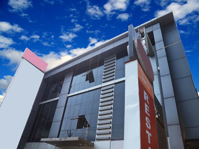 Oyo 11374 Hotel Pearl View Residency