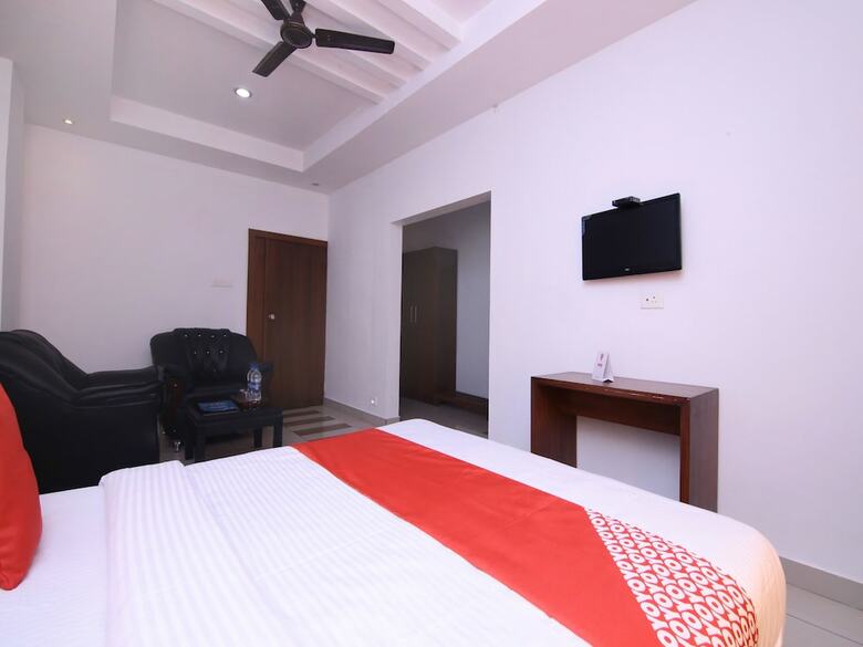 Oyo 11374 Hotel Pearl View Residency
