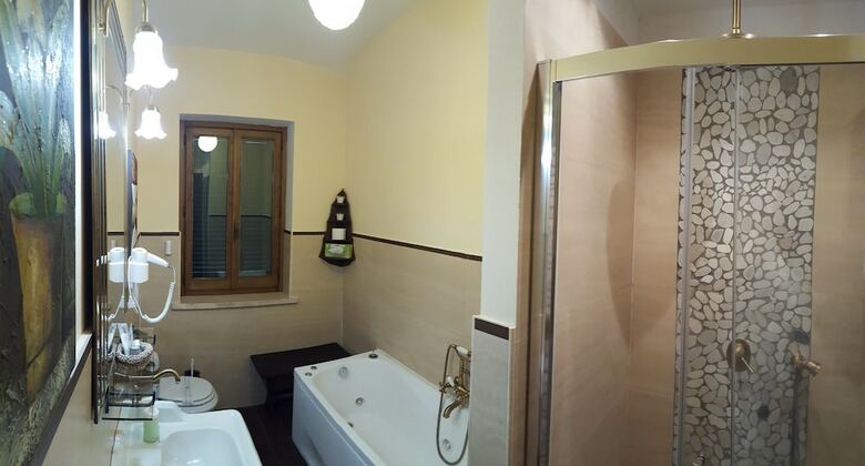 Il Nido Del Falco B&B