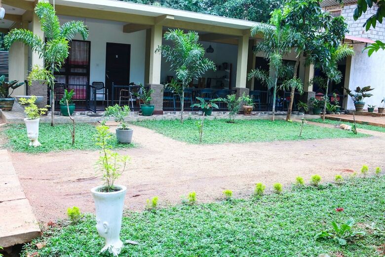 Hotel Dambulla Holiday Home