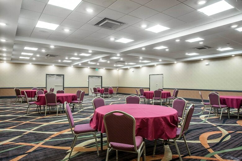 Clarion Hotel