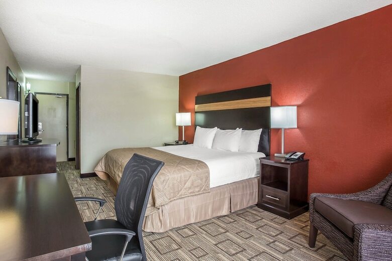Clarion Hotel