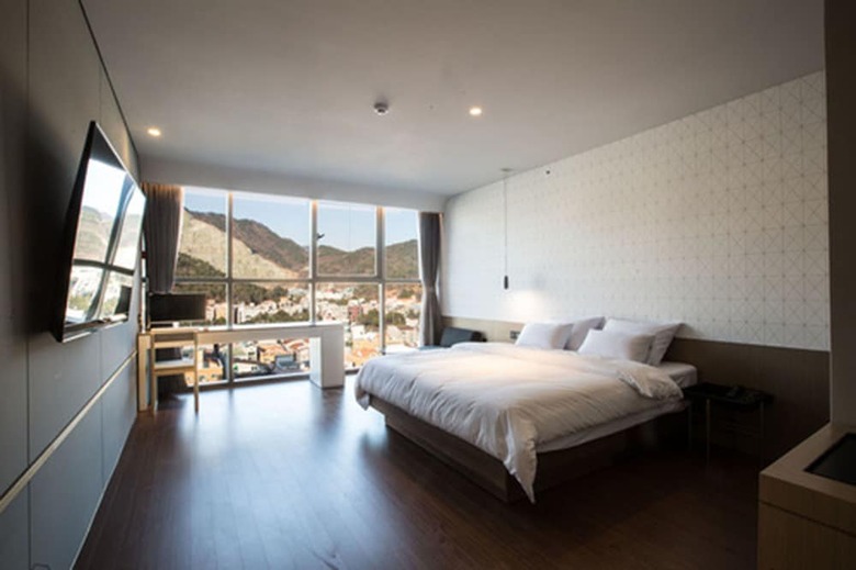 Yongwon Hound Hotel