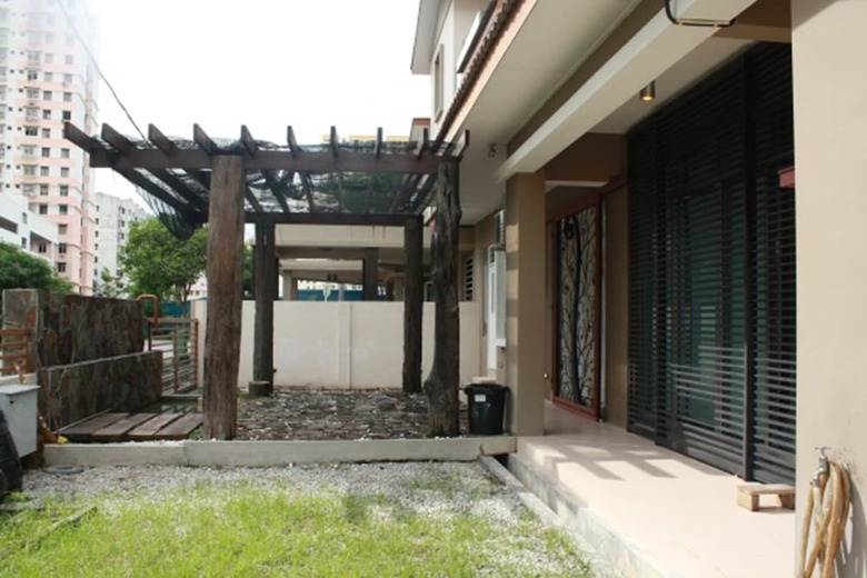 Hotel 67 First Island