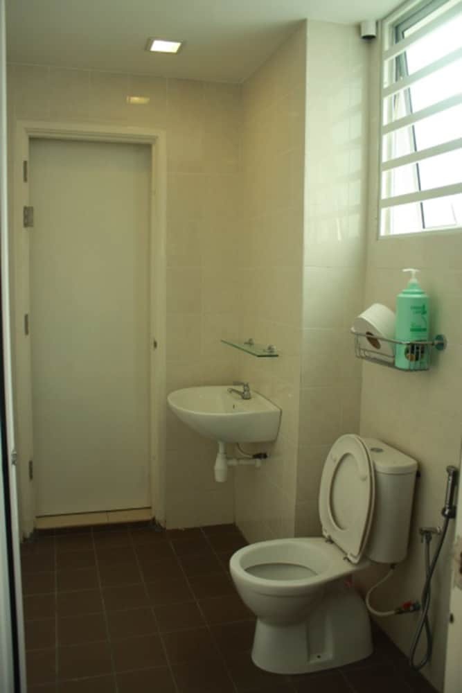 Hotel 67 First Island