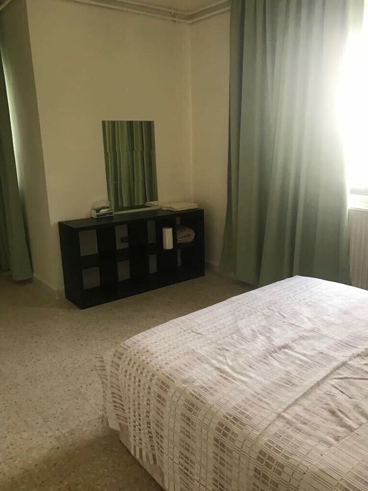Apartamentos Al Qatal Building