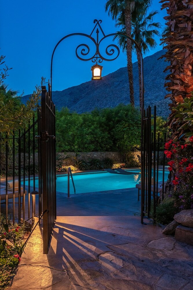 Hotel The Willows Historic Palm Springs Inn