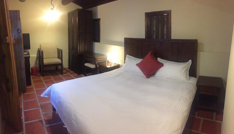 Longmen Inn Bed And Breakfast