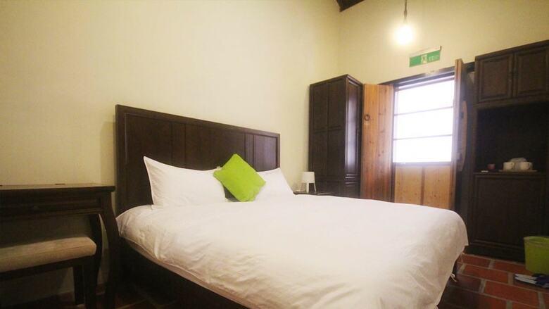 Longmen Inn Bed And Breakfast