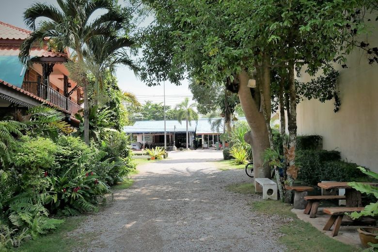 Hotel Lannathong Resort