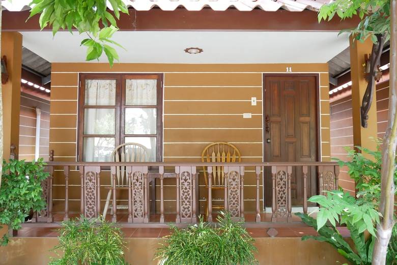 Hotel Lannathong Resort
