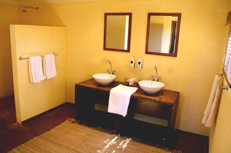 Posada Zebra Kalahari Lodge