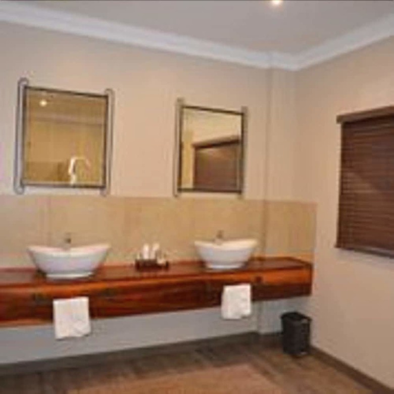 Posada Zebra Kalahari Lodge