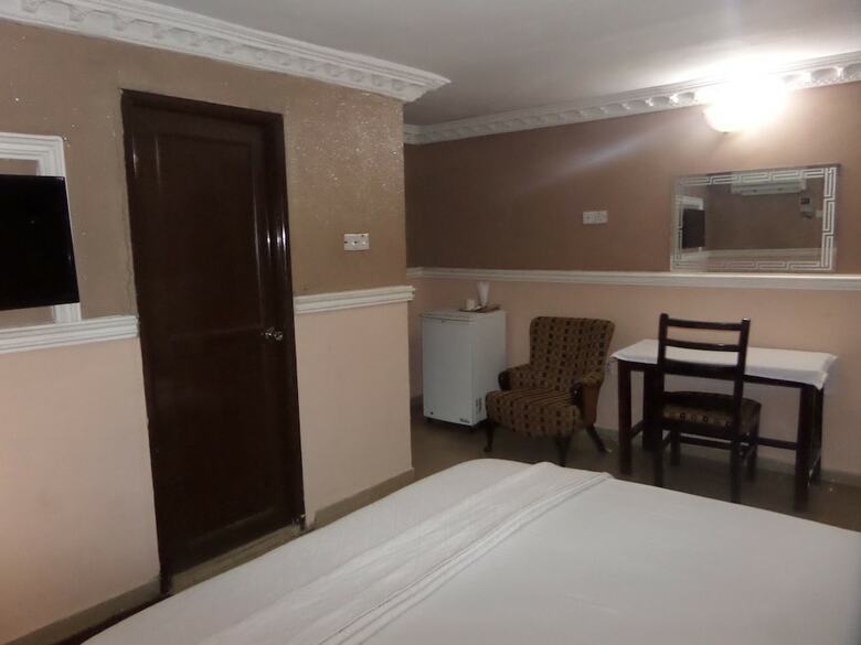 Hotel Oakland Suites