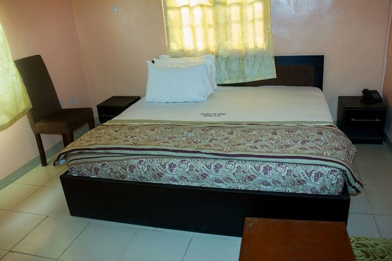 Masbat De-kings Hotel