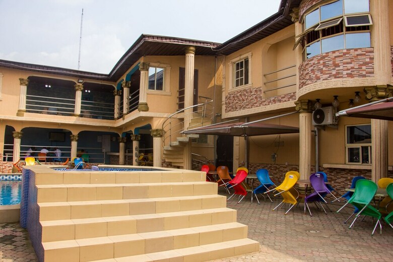 Masbat De-kings Hotel