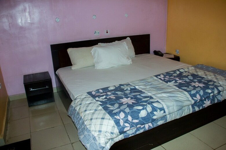 Masbat De-kings Hotel
