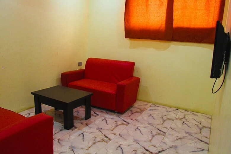 Hotel New Travellers Lodge & Suite
