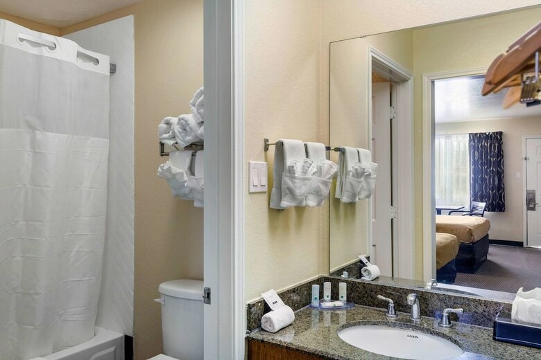 Hotel Quality Inn & Suites