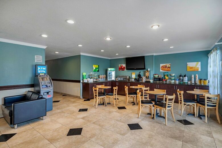 Hotel Quality Inn & Suites