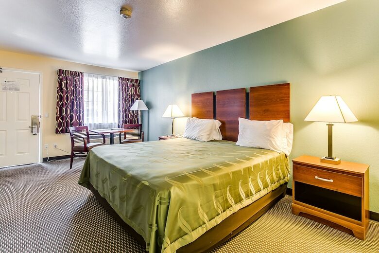 Hotel Quality Inn & Suites