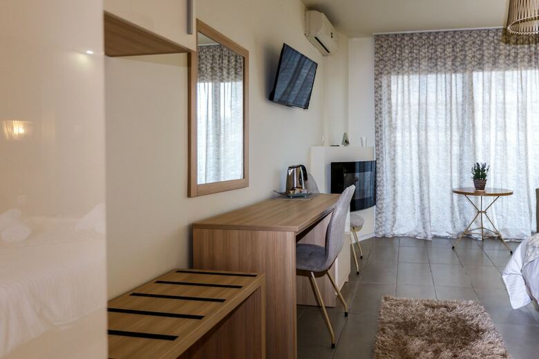 Hotel Limani Comfort Rooms