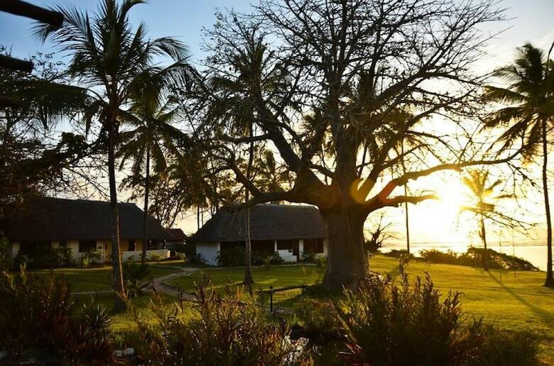 Apartamentos Maweni Beach Cottages