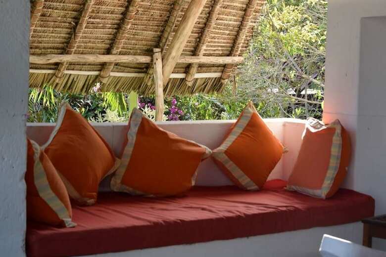 Apartamentos Maweni Beach Cottages