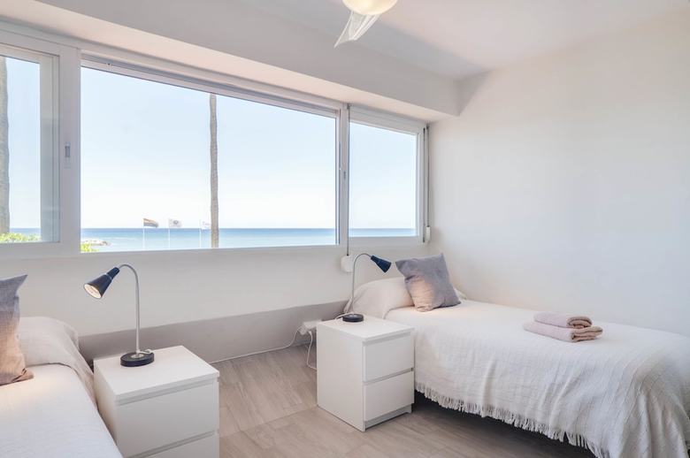 Eden Roc Beachfront Apartments