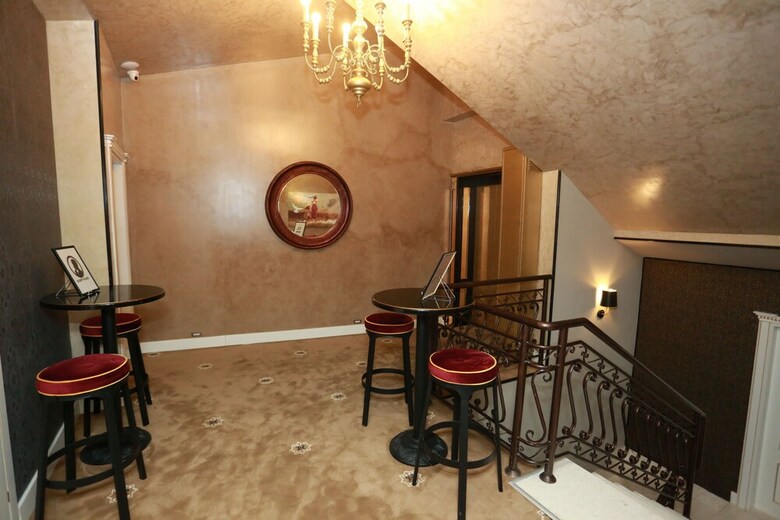 Hotel Hymetis Palace