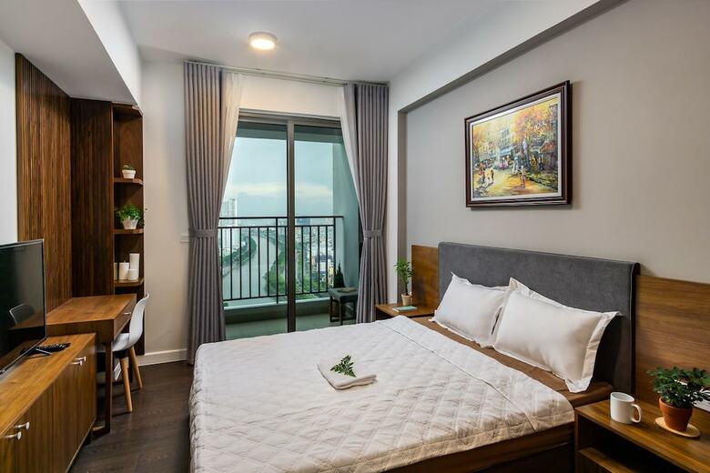 Rivergate Apartment