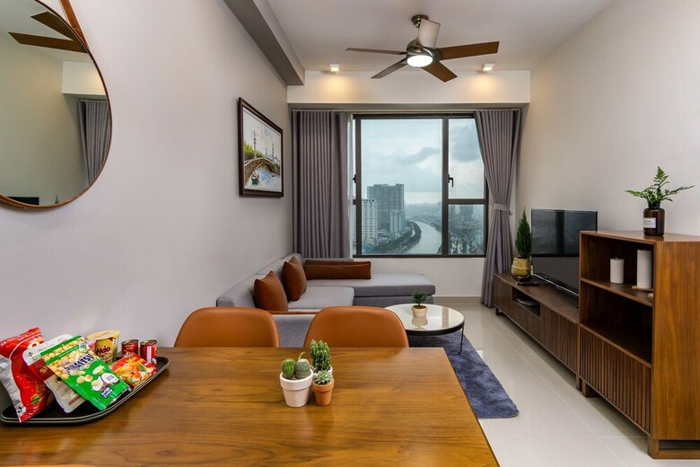 Rivergate Apartment