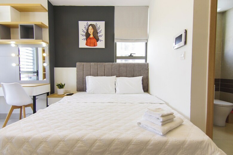 Rivergate Apartment