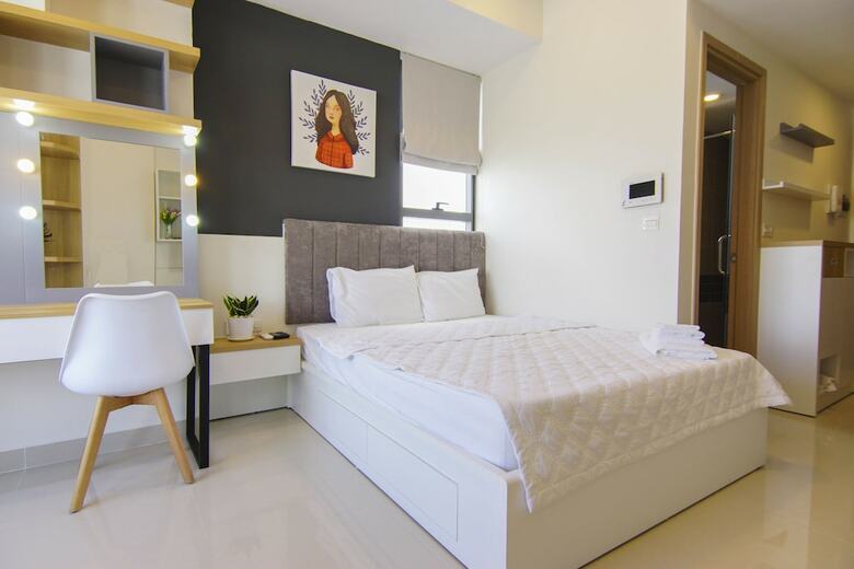 Rivergate Apartment