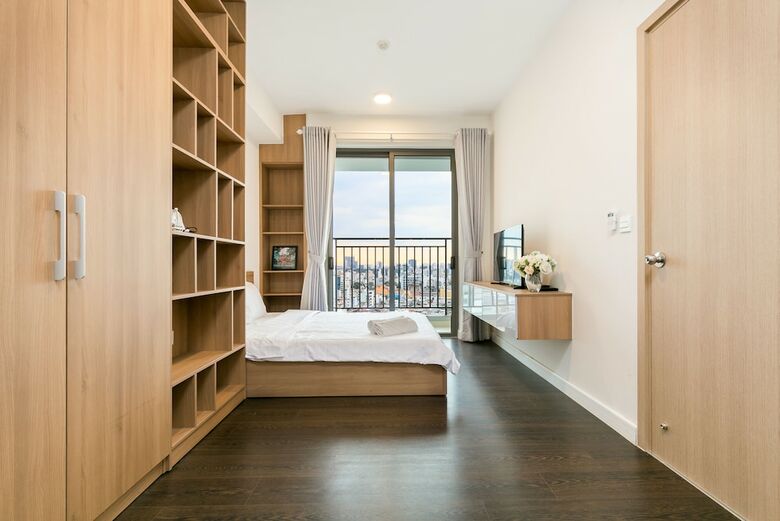Rivergate Apartment