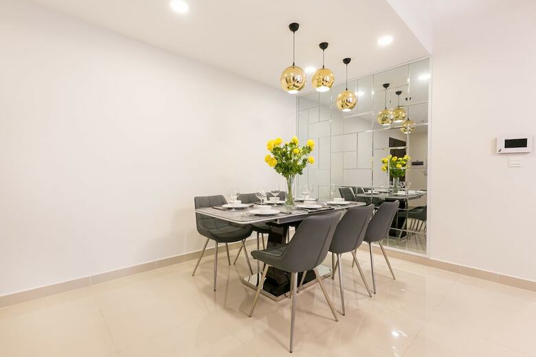 Rivergate Apartment