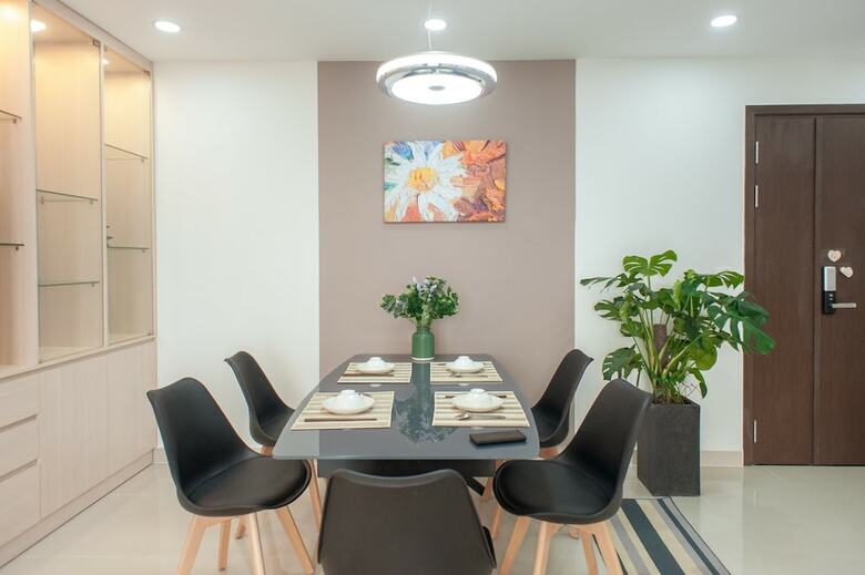 Rivergate Apartment