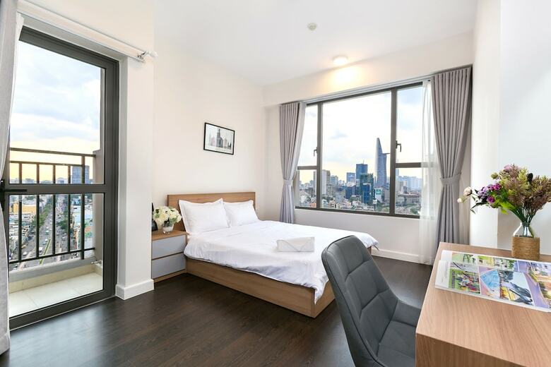 Rivergate Apartment