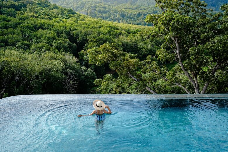 Villa Utopia Naiharn