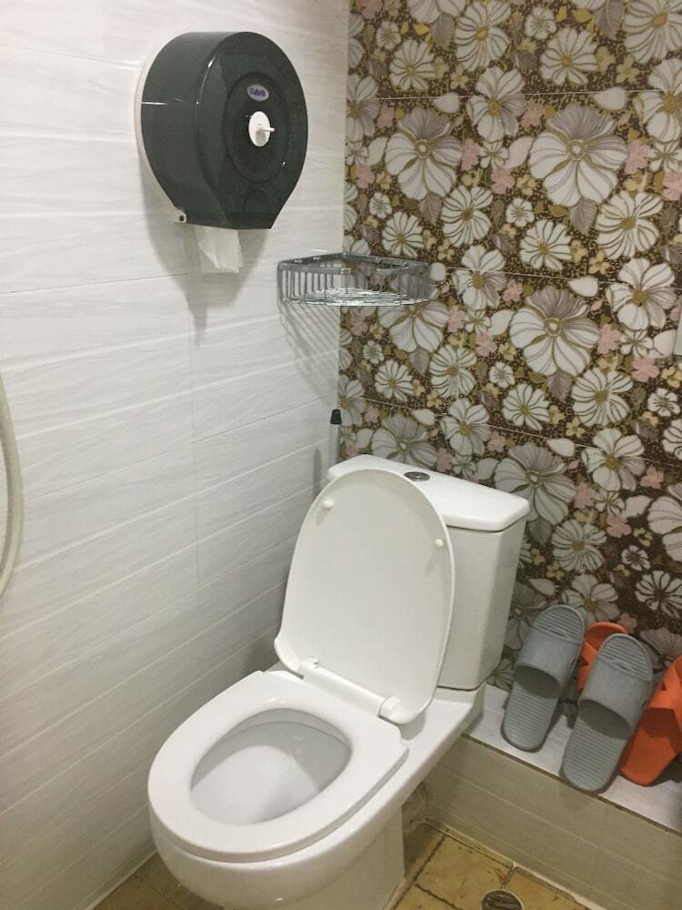Hotel Tong Luo Wan Hostel