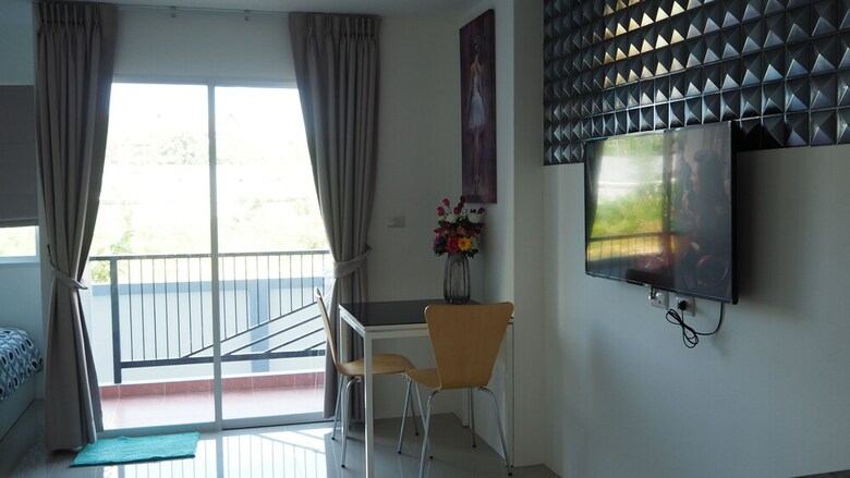 Trio Gems Condo Beach