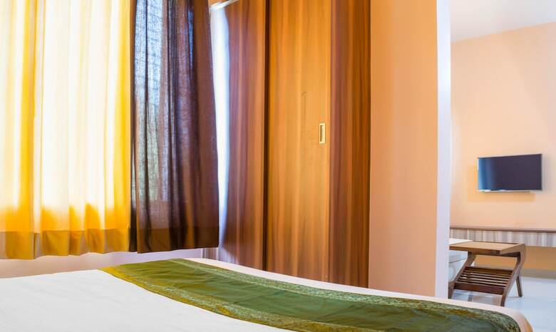 Hotel Treebo Trend Naunidh Suites