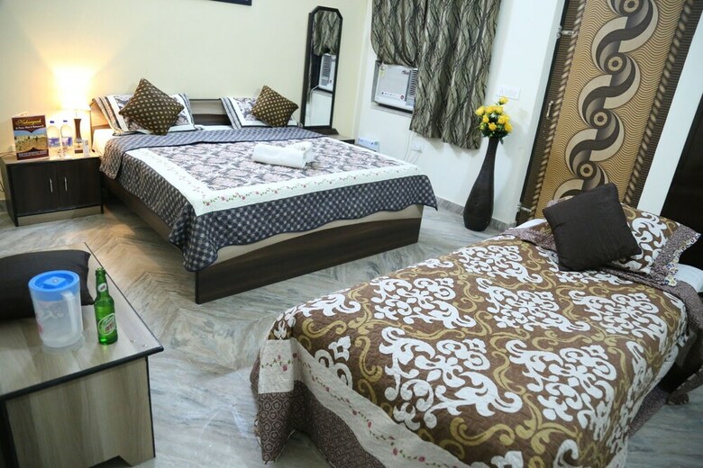 Hotel Nahargarh Palace