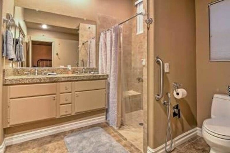 Updated 4br Home In Palm Desert