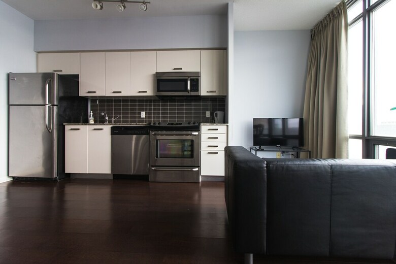 Vacation In Toronto Suites