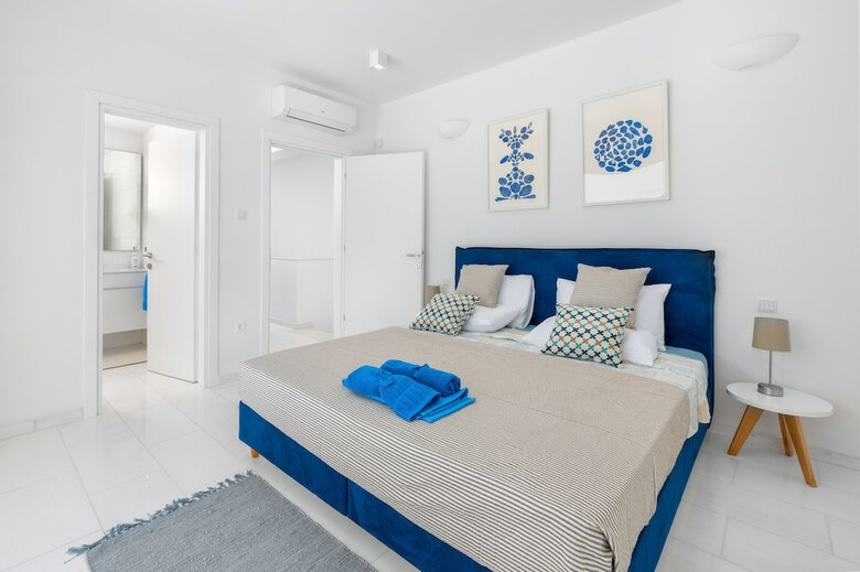 Maria & Nada Beachfront Villas