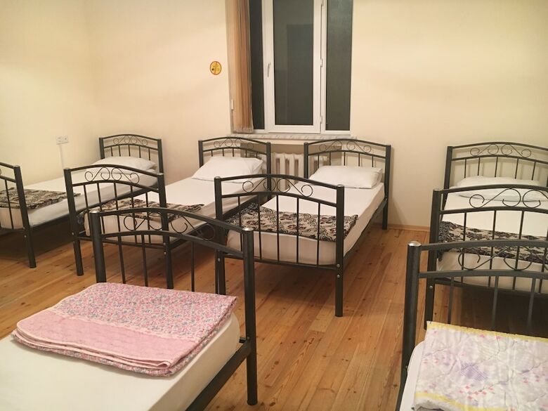 Hostal Badamdar Hotel