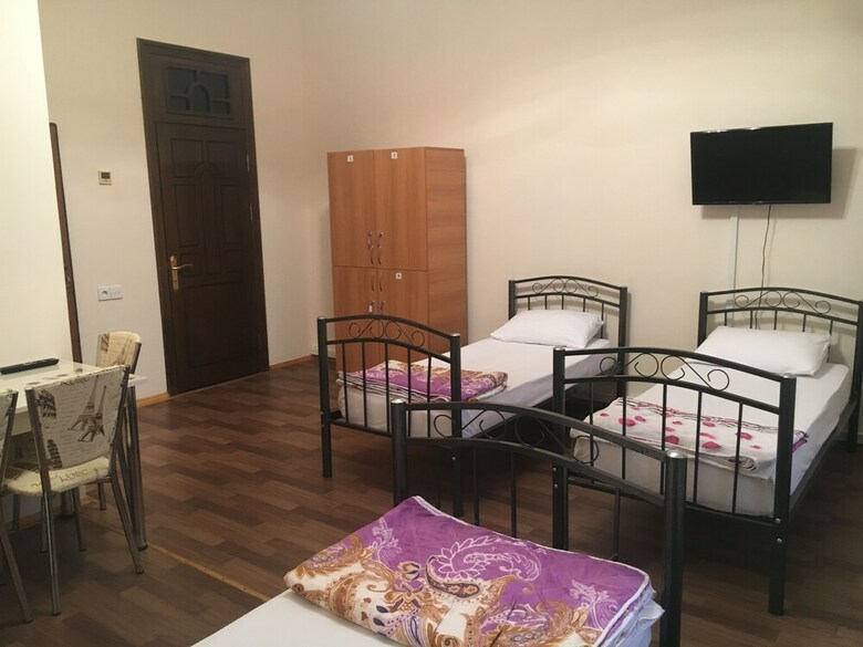 Hostal Badamdar Hotel